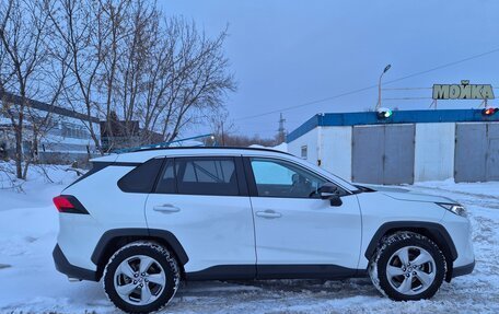Toyota RAV4, 2021 год, 3 710 000 рублей, 7 фотография