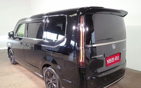 Honda Stepwgn, 2022 год, 2 250 888 рублей, 2 фотография