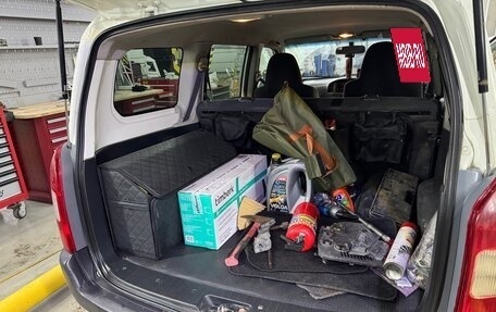 Toyota Probox I, 2011 год, 750 000 рублей, 5 фотография