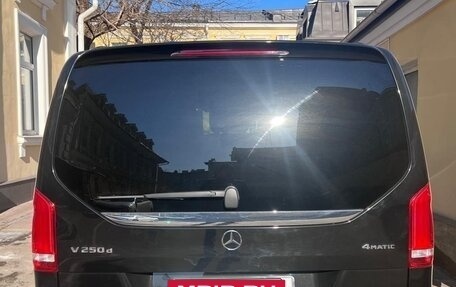 Mercedes-Benz V-Класс, 2018 год, 5 700 000 рублей, 4 фотография