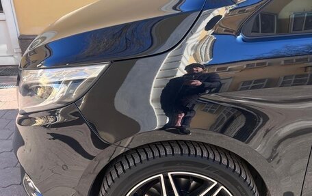 Mercedes-Benz V-Класс, 2018 год, 5 700 000 рублей, 20 фотография