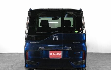 Honda Stepwgn IV, 2018 год, 2 520 000 рублей, 4 фотография