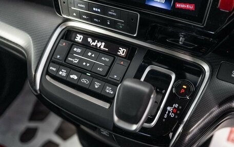 Honda Stepwgn IV, 2018 год, 2 520 000 рублей, 16 фотография