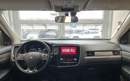 Mitsubishi Outlander III рестайлинг 3, 2021 год, 2 850 000 рублей, 12 фотография