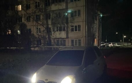 Toyota Vitz, 2001 год, 350 000 рублей, 8 фотография