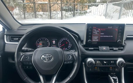 Toyota RAV4, 2019 год, 3 350 000 рублей, 11 фотография