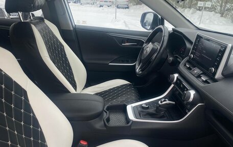 Toyota RAV4, 2019 год, 3 350 000 рублей, 20 фотография