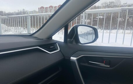 Toyota RAV4, 2019 год, 3 350 000 рублей, 12 фотография