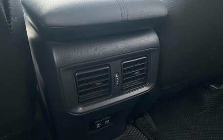 Toyota RAV4, 2019 год, 3 350 000 рублей, 18 фотография