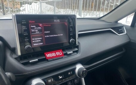 Toyota RAV4, 2019 год, 3 350 000 рублей, 13 фотография