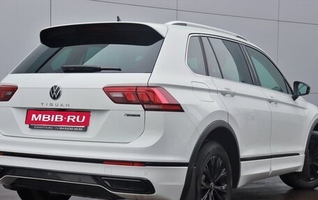 Volkswagen Tiguan II, 2021 год, 3 650 000 рублей, 2 фотография