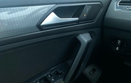 Volkswagen Tiguan II, 2021 год, 3 650 000 рублей, 16 фотография