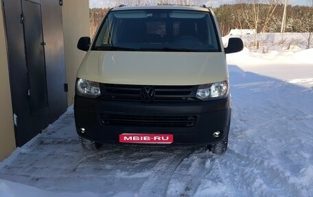 Volkswagen Transporter T5 рестайлинг, 2013 год, 2 890 000 рублей, 1 фотография