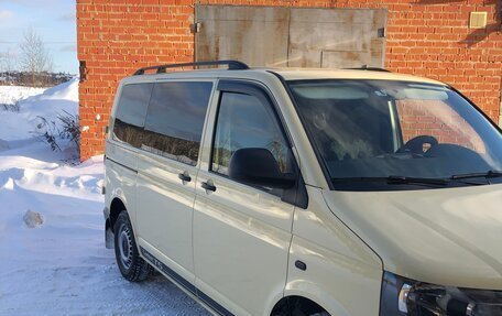 Volkswagen Transporter T5 рестайлинг, 2013 год, 2 890 000 рублей, 3 фотография