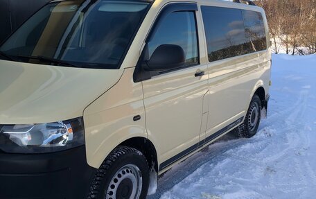 Volkswagen Transporter T5 рестайлинг, 2013 год, 2 890 000 рублей, 2 фотография