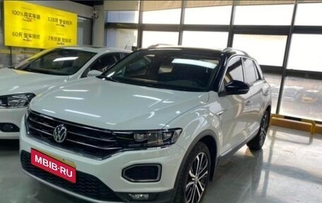 Volkswagen T-Roc I, 2019 год, 1 950 000 рублей, 1 фотография