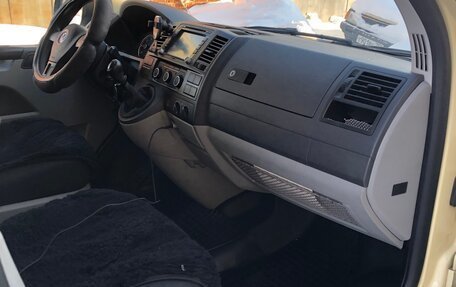 Volkswagen Transporter T5 рестайлинг, 2013 год, 2 890 000 рублей, 10 фотография