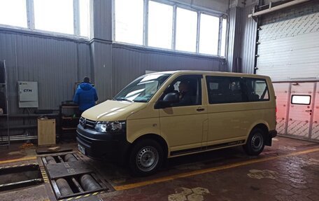 Volkswagen Transporter T5 рестайлинг, 2013 год, 2 890 000 рублей, 17 фотография