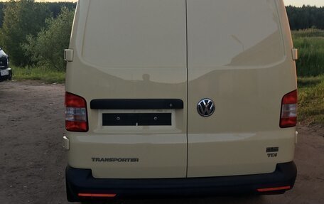 Volkswagen Transporter T5 рестайлинг, 2013 год, 2 890 000 рублей, 15 фотография