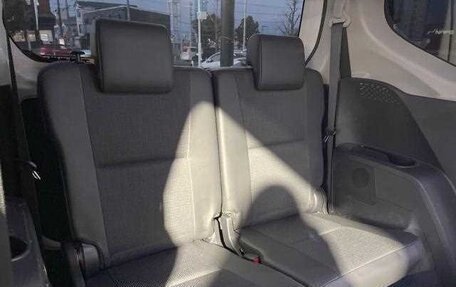 Toyota Sienta II, 2016 год, 1 020 000 рублей, 13 фотография