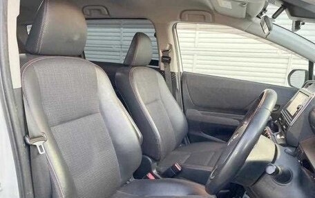 Toyota Sienta II, 2016 год, 1 020 000 рублей, 11 фотография