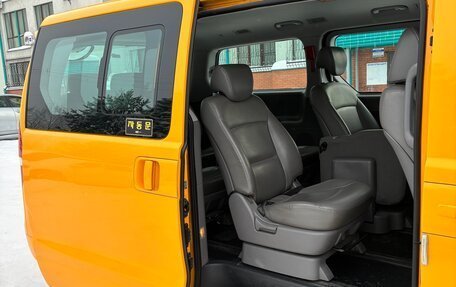 Hyundai Grand Starex Grand Starex I рестайлинг 2, 2018 год, 3 600 000 рублей, 6 фотография