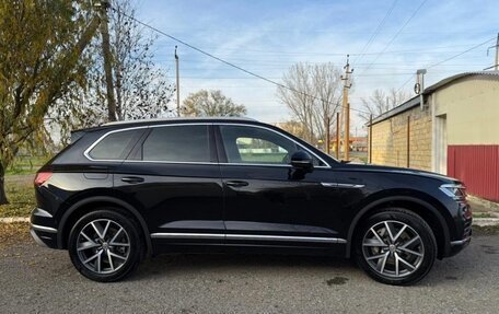 Volkswagen Touareg III, 2020 год, 5 300 000 рублей, 4 фотография