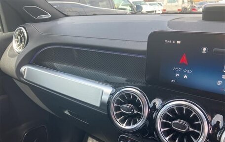 Mercedes-Benz GLB, 2024 год, 5 000 000 рублей, 15 фотография