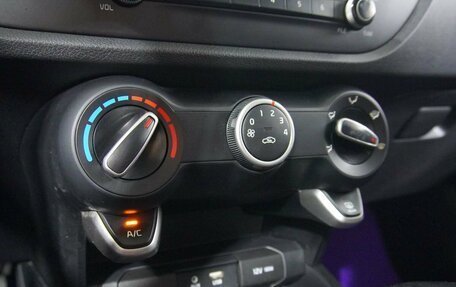KIA Rio IV, 2018 год, 1 498 000 рублей, 13 фотография