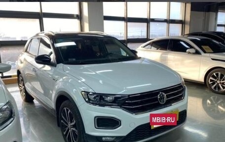 Volkswagen T-Roc I, 2019 год, 1 950 000 рублей, 3 фотография