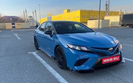 Toyota Camry, 2021 год, 3 350 000 рублей, 2 фотография