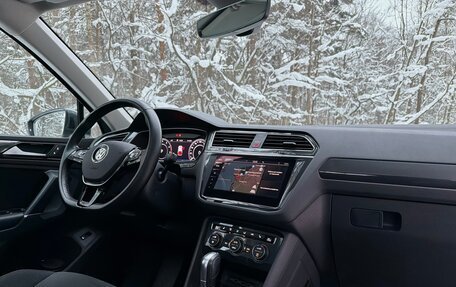 Volkswagen Tiguan II, 2018 год, 2 870 000 рублей, 5 фотография