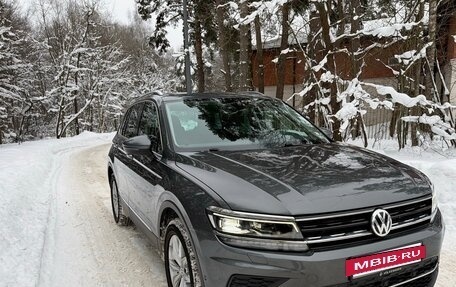 Volkswagen Tiguan II, 2018 год, 2 870 000 рублей, 3 фотография
