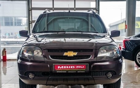 Chevrolet Niva I рестайлинг, 2017 год, 738 000 рублей, 2 фотография