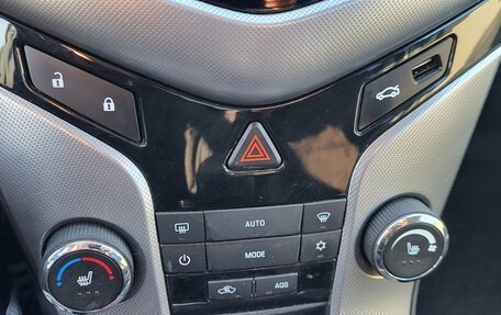 Chevrolet Cruze II, 2011 год, 610 000 рублей, 10 фотография