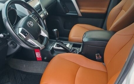 Toyota Land Cruiser Prado 150 рестайлинг 2, 2010 год, 2 870 000 рублей, 8 фотография