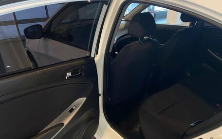 Hyundai Solaris II рестайлинг, 2012 год, 657 000 рублей, 16 фотография