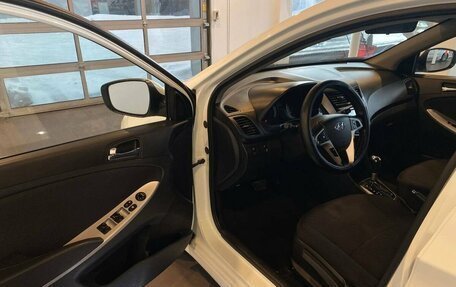 Hyundai Solaris II рестайлинг, 2012 год, 657 000 рублей, 13 фотография