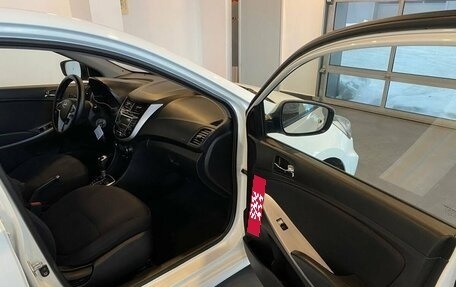 Hyundai Solaris II рестайлинг, 2012 год, 657 000 рублей, 19 фотография