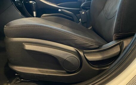 Hyundai Solaris II рестайлинг, 2012 год, 657 000 рублей, 27 фотография