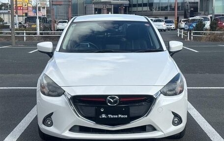 Mazda Demio IV, 2016 год, 710 000 рублей, 2 фотография