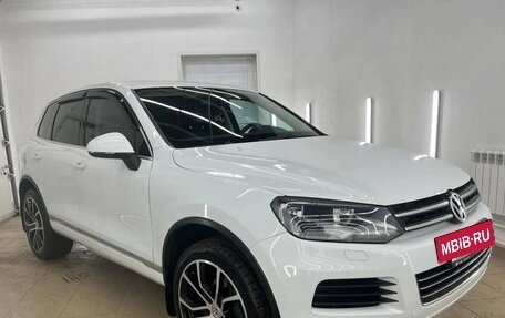 Volkswagen Touareg III, 2012 год, 1 877 000 рублей, 2 фотография