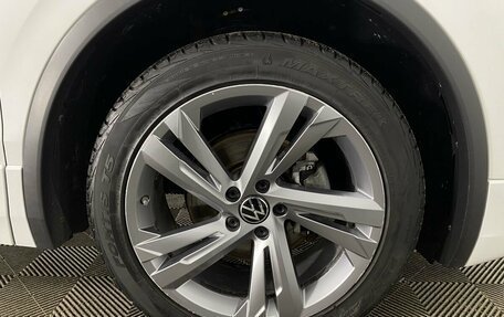 Volkswagen Tiguan II, 2021 год, 3 230 000 рублей, 20 фотография