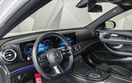 Mercedes-Benz E-Класс, 2020 год, 4 600 000 рублей, 19 фотография