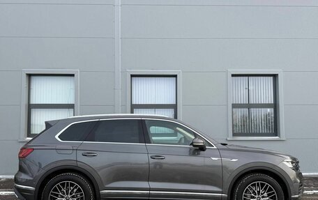 Volkswagen Touareg III, 2018 год, 4 150 000 рублей, 4 фотография
