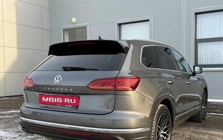 Volkswagen Touareg III, 2018 год, 4 150 000 рублей, 5 фотография