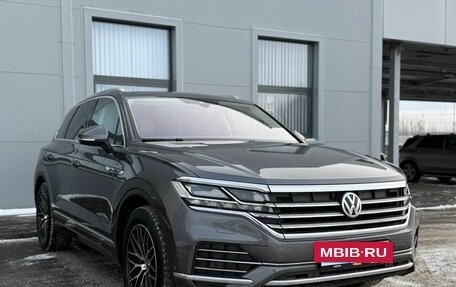 Volkswagen Touareg III, 2018 год, 4 150 000 рублей, 3 фотография