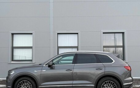 Volkswagen Touareg III, 2018 год, 4 150 000 рублей, 8 фотография