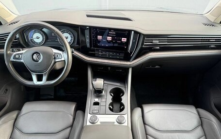 Volkswagen Touareg III, 2018 год, 4 150 000 рублей, 18 фотография