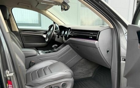 Volkswagen Touareg III, 2018 год, 4 150 000 рублей, 15 фотография